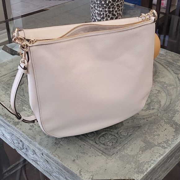 COACH Turnlock White Pebbled Leather Hobo Bag New - Picture 3 of 13